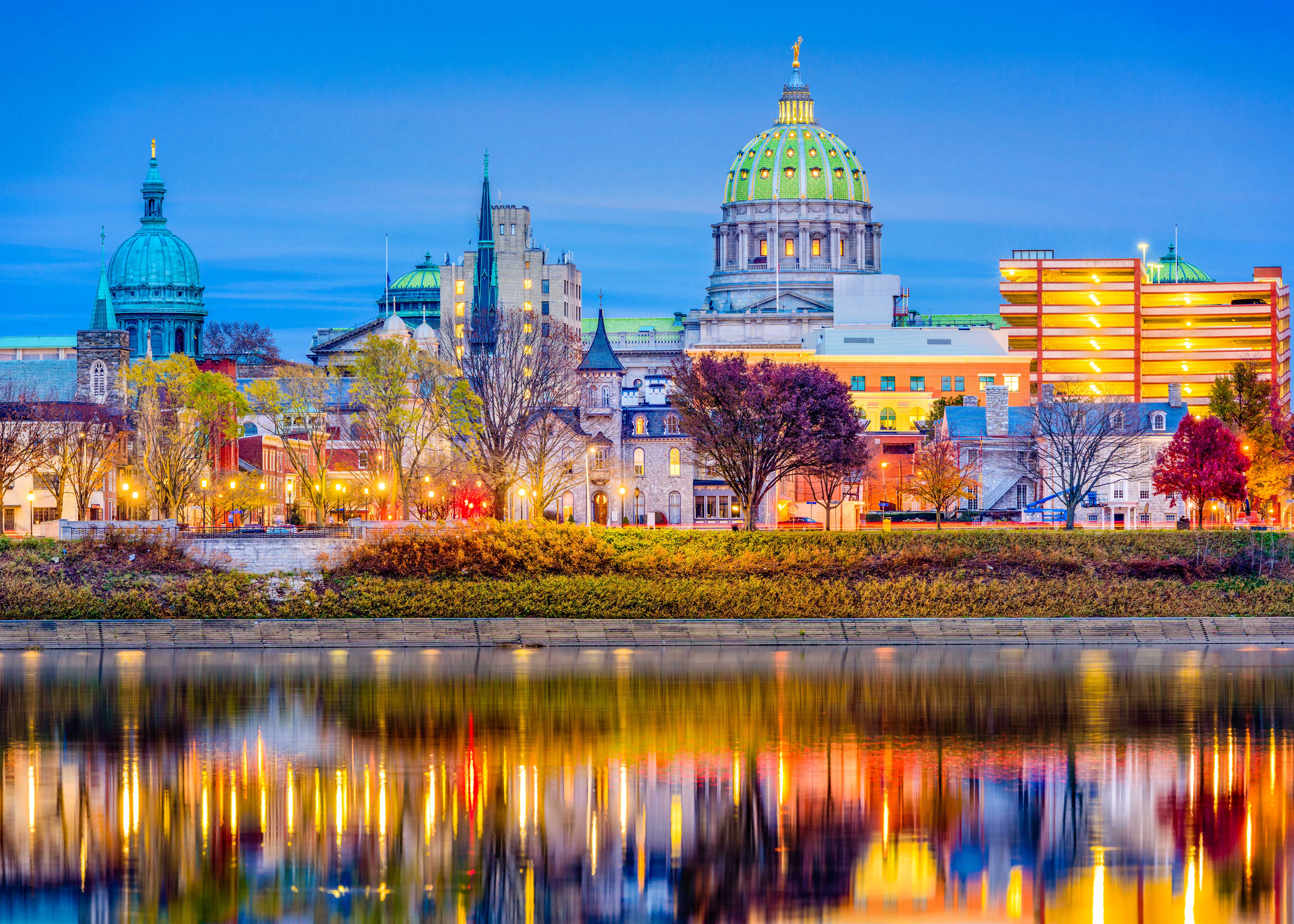 Harrisburg, Pennsylvania, USA downtown city skyline on the Susquehanna River.
